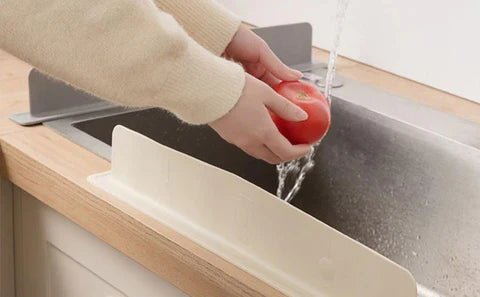 AquaGuard Splash Barrier | Premium Silicone, 49cm Coverage - Hartwella