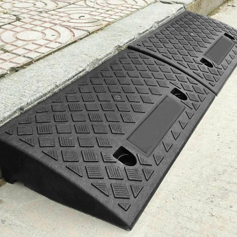 Cura Driveway Curb Ramp | Lightweight PVC, Anti-Slip Surface for Cars and Wheelchairs - Hartwella