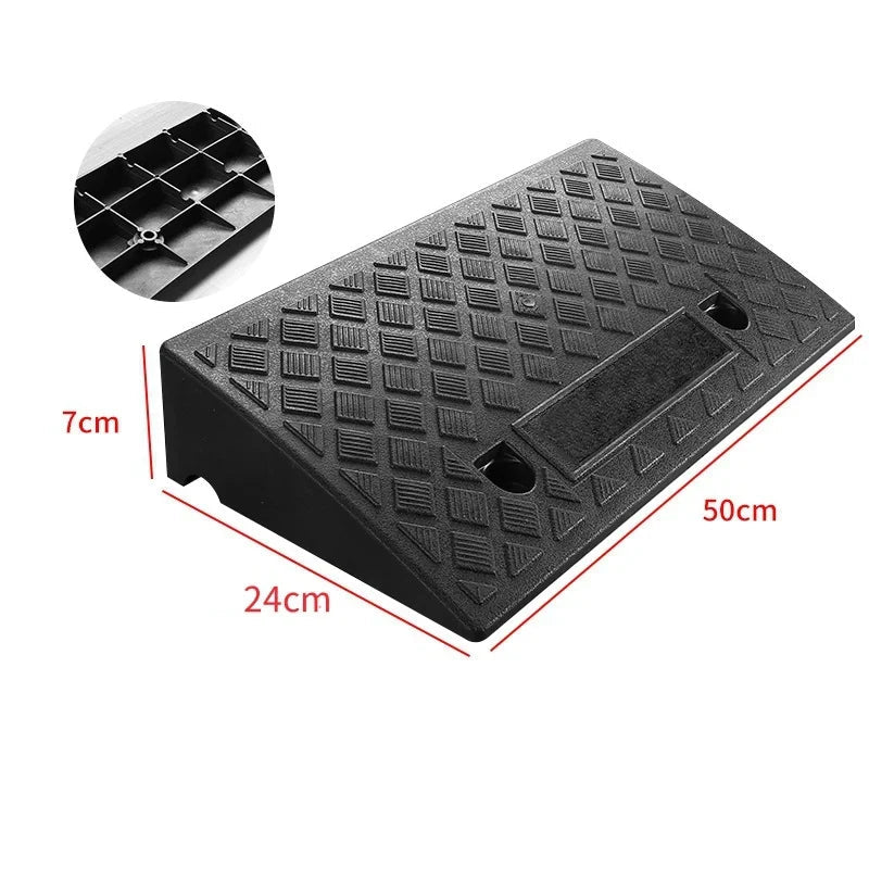 Cura Driveway Curb Ramp | Lightweight PVC, Anti-Slip Surface for Cars and Wheelchairs - Hartwella