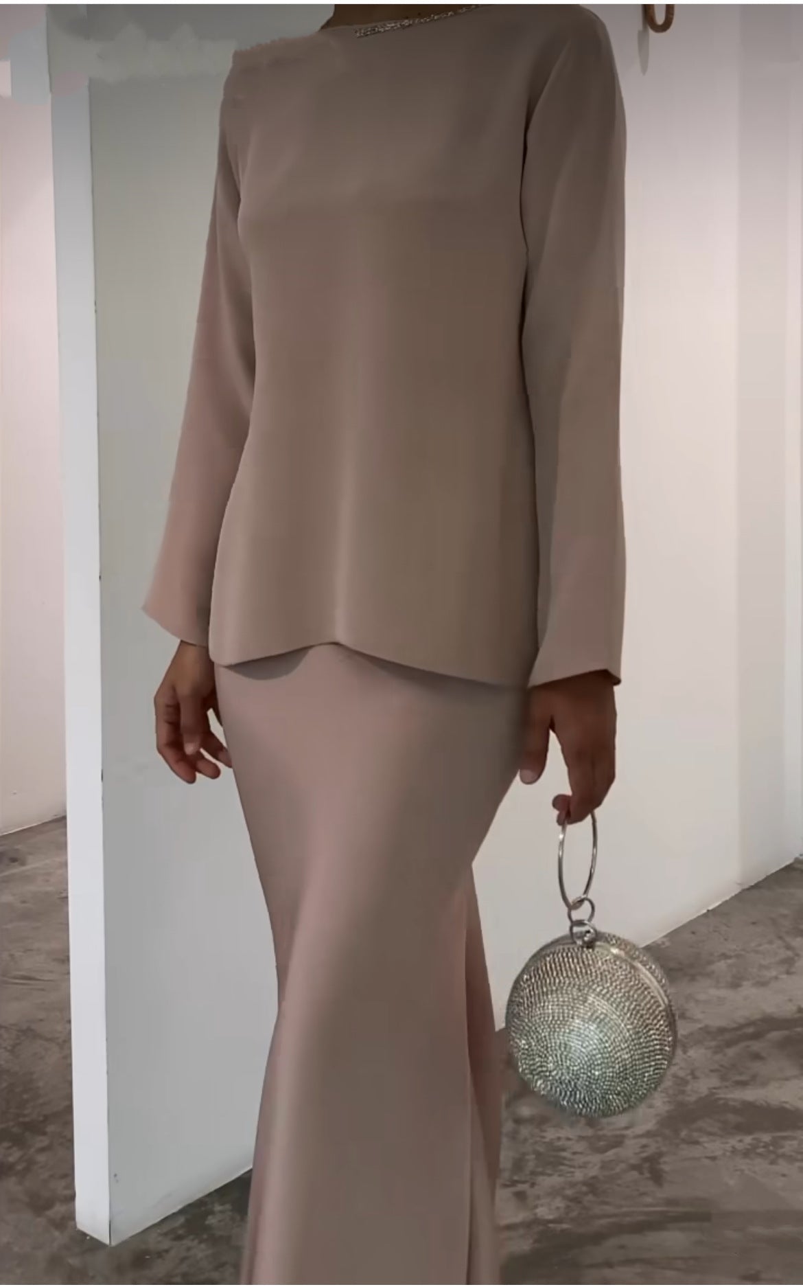 Fiora Two Piece Set | Irregular Top and Mid-Length Skirt, Comfortable Polyester Matching Set for Women - Hartwella