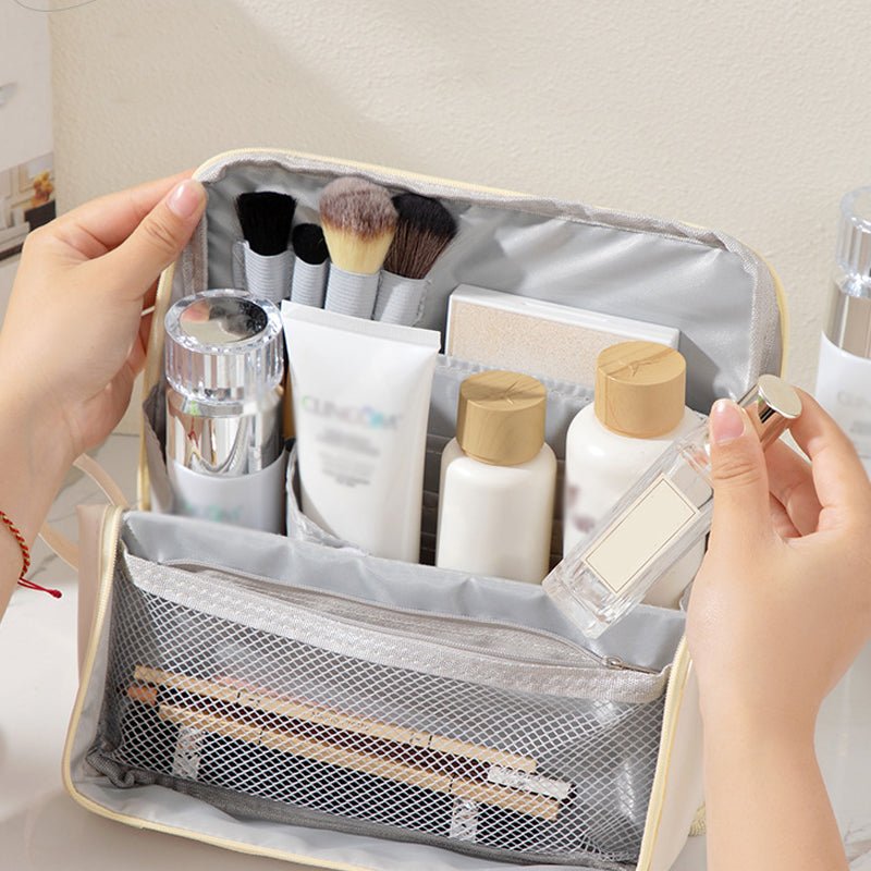 Haven Handheld Cosmetic Bag | Stylish, Partitioned Storage - Hartwella