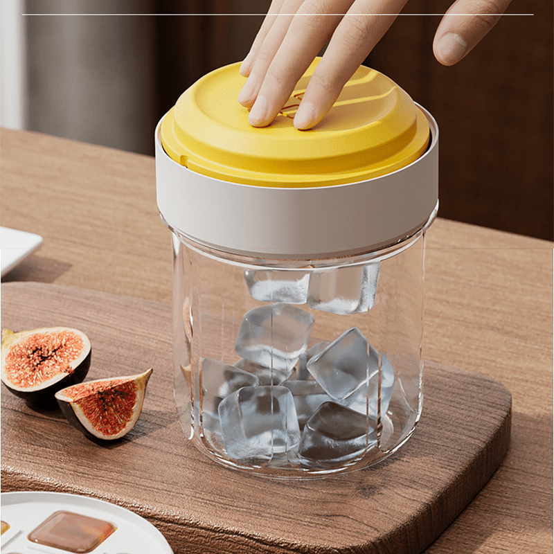 Iced Coffee Companion | All - in - One Travel Cup with Ice Tray - Hartwella