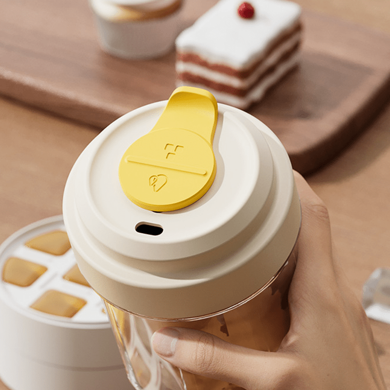 Iced Coffee Companion | All - in - One Travel Cup with Ice Tray - Hartwella