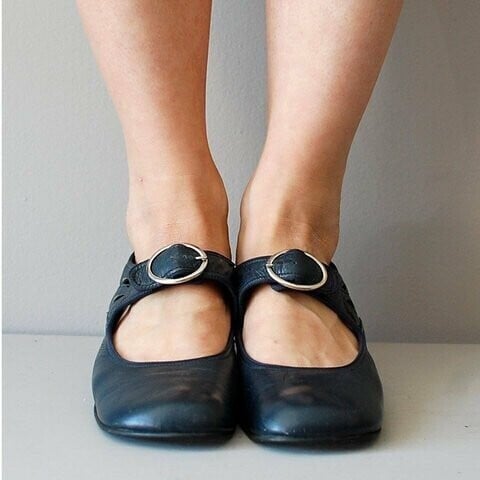 Maya Jane Shoes | Comfortable Low Heeled Cow Leather, Buckle Fastening - Hartwella