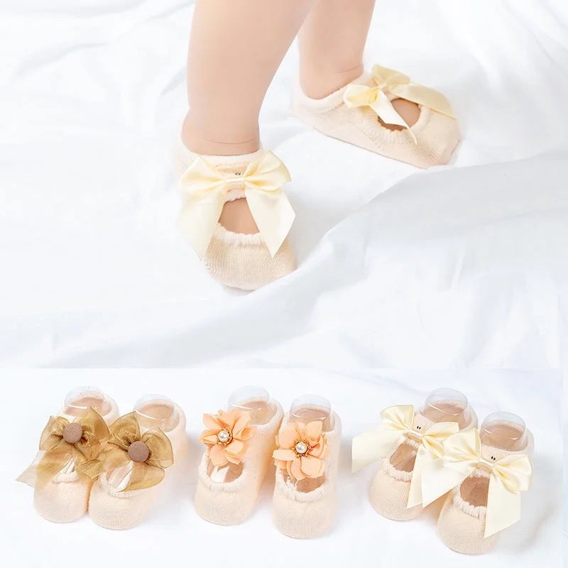 Pinky Baby Socks | Ultra - Soft Cotton Blend, Non - Slip - Hartwella