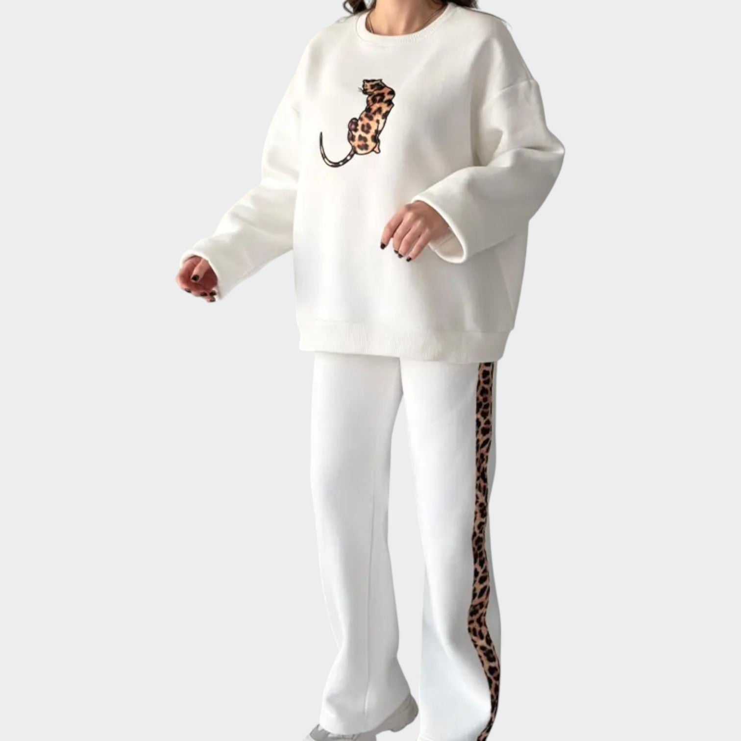 Sola Lounge Set | Oversized Comfort with Trendy Detail - Hartwella