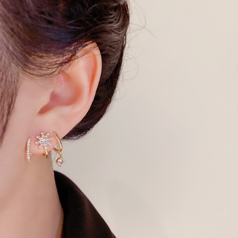 Sparklia Claw Earrings | Celestial Design, Comfortable Fit - Hartwella